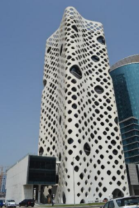 ساختمان با فرم آیرودینامیکی در دبی